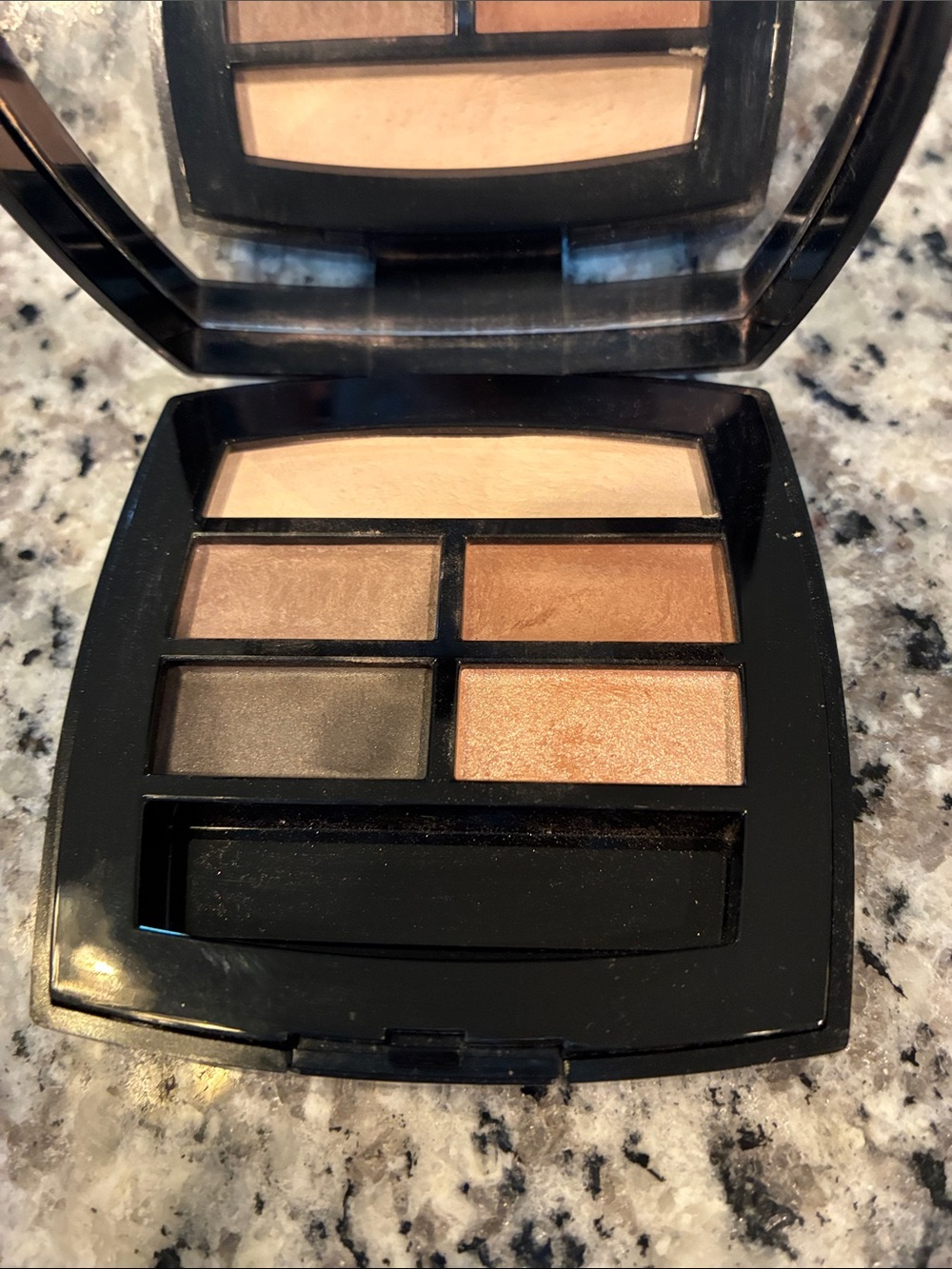 CHANEL Four-Color Eyeshadow Palette in medium
